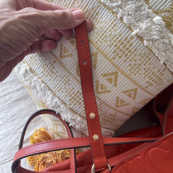 AUTHENTIC 💯👜 CAROLINA HERRERA LEATHER MATRYOSHKA BAG - Picture 7 of 13